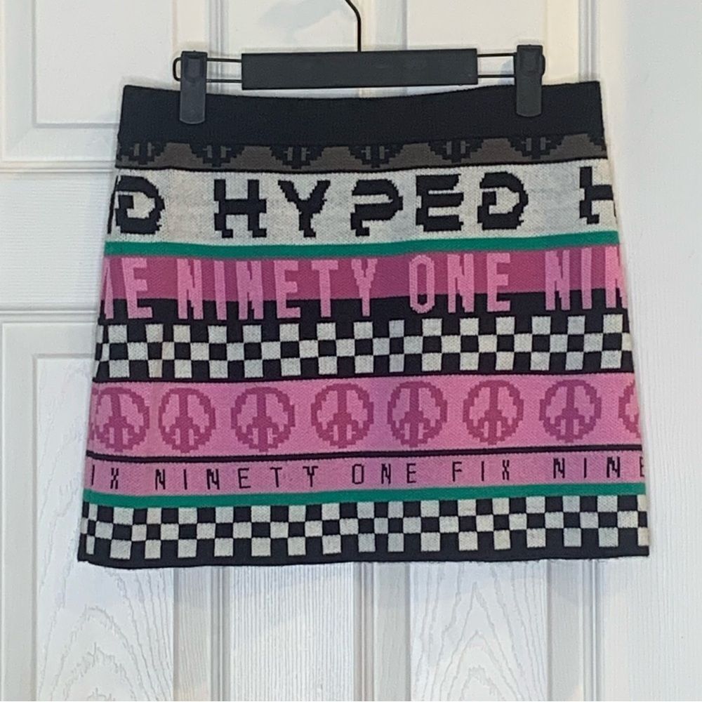 H&M Jacquard-knit Pink/ Black/ White Mini Skirt Size Medium